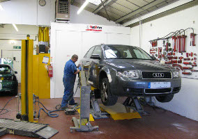 M.D. Groom & Son Car Body Repairs Workshop